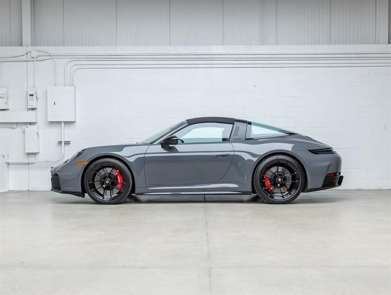 2025 Porsche 911  Photo