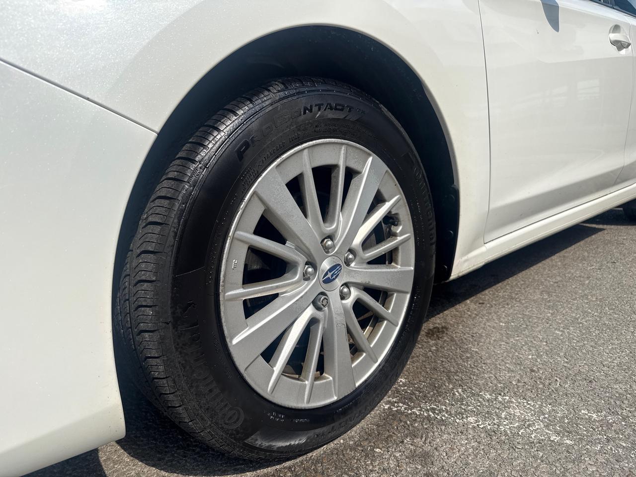2018 Subaru Impreza Touring (CVT) 4dr Hatchback Photo