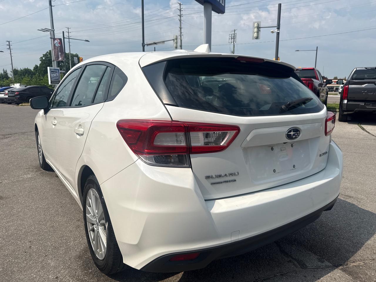 2018 Subaru Impreza Touring (CVT) 4dr Hatchback Photo
