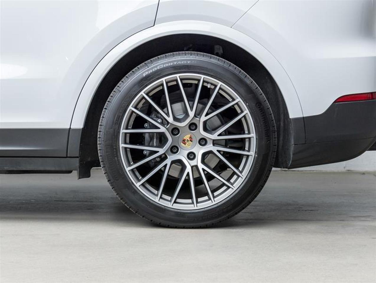 2023 Porsche Cayenne  Photo