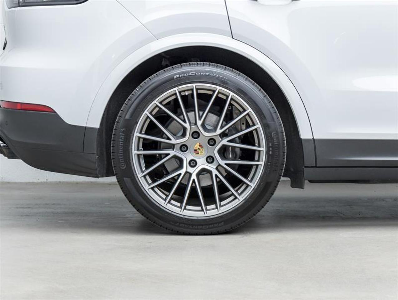 2023 Porsche Cayenne  Photo