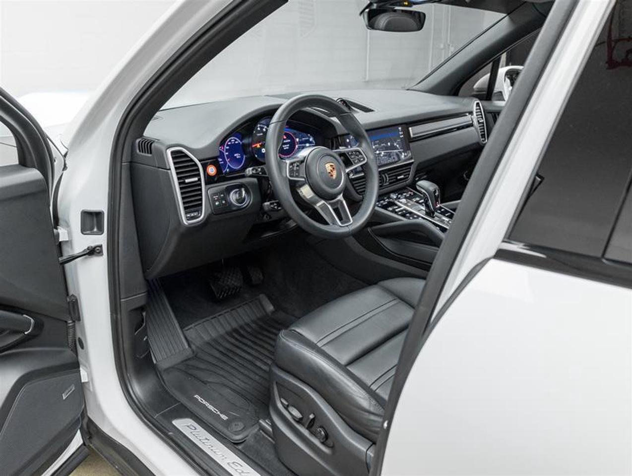 2023 Porsche Cayenne  Photo