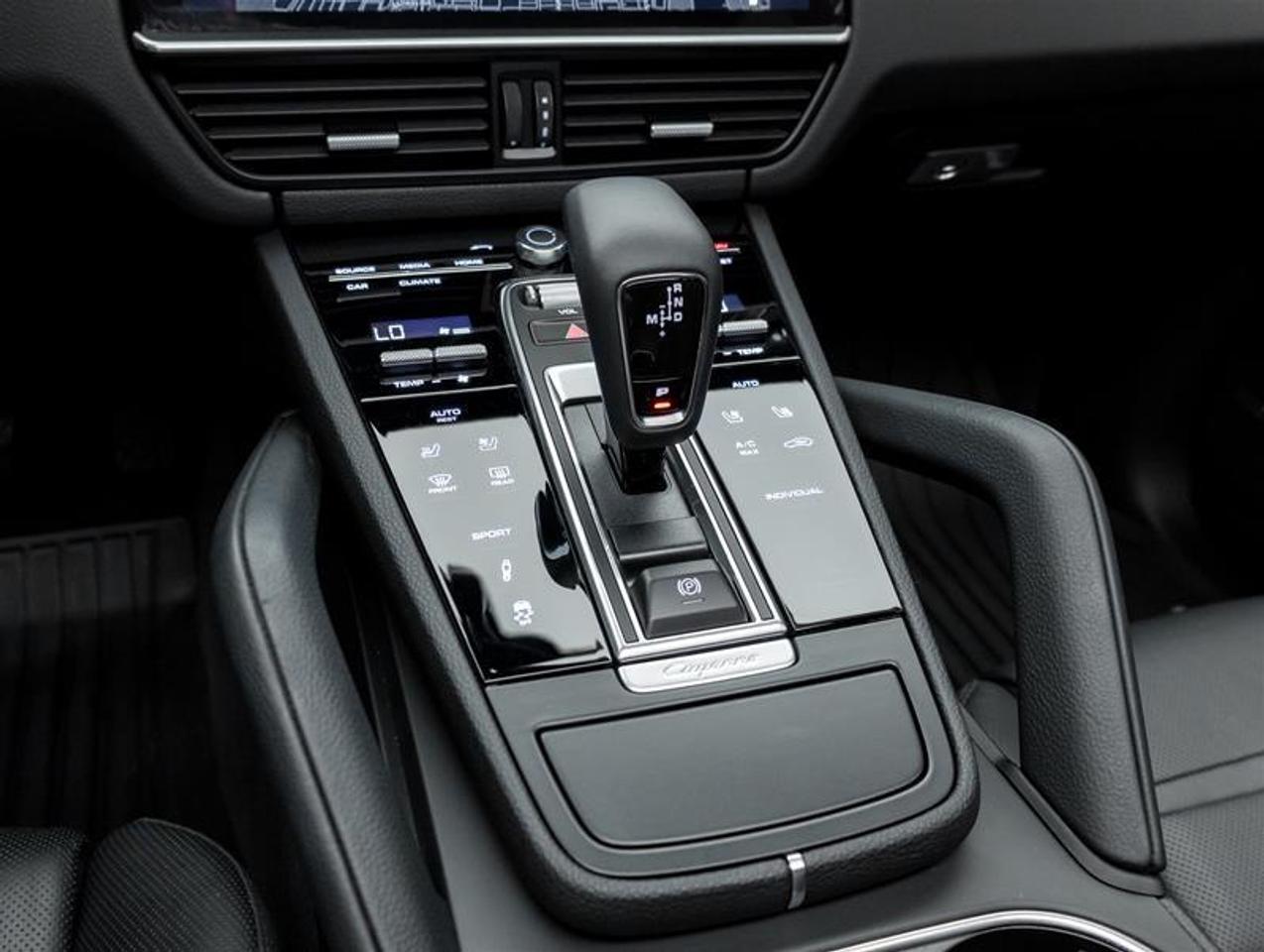 2023 Porsche Cayenne  Photo