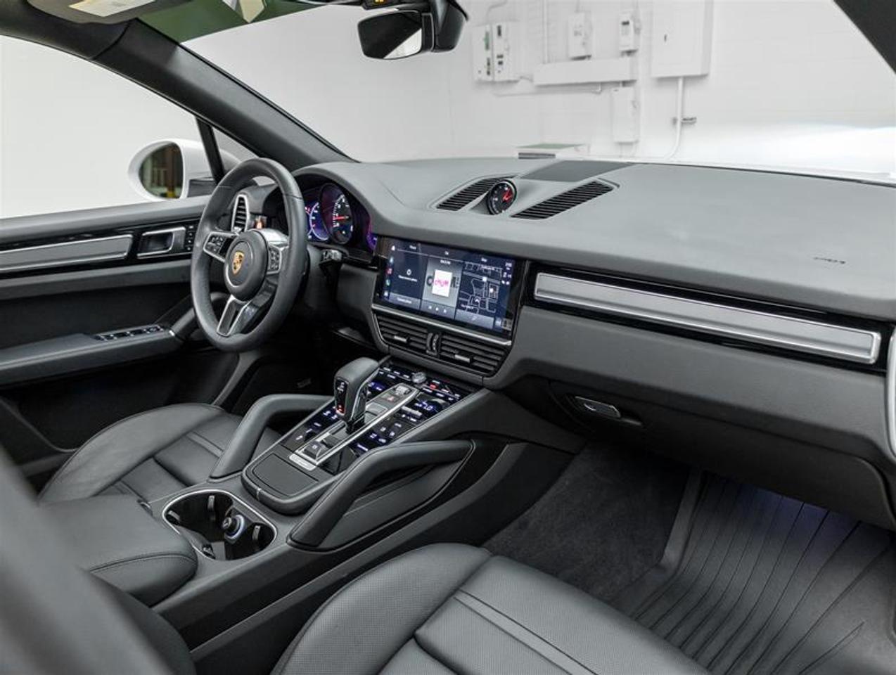 2023 Porsche Cayenne  Photo