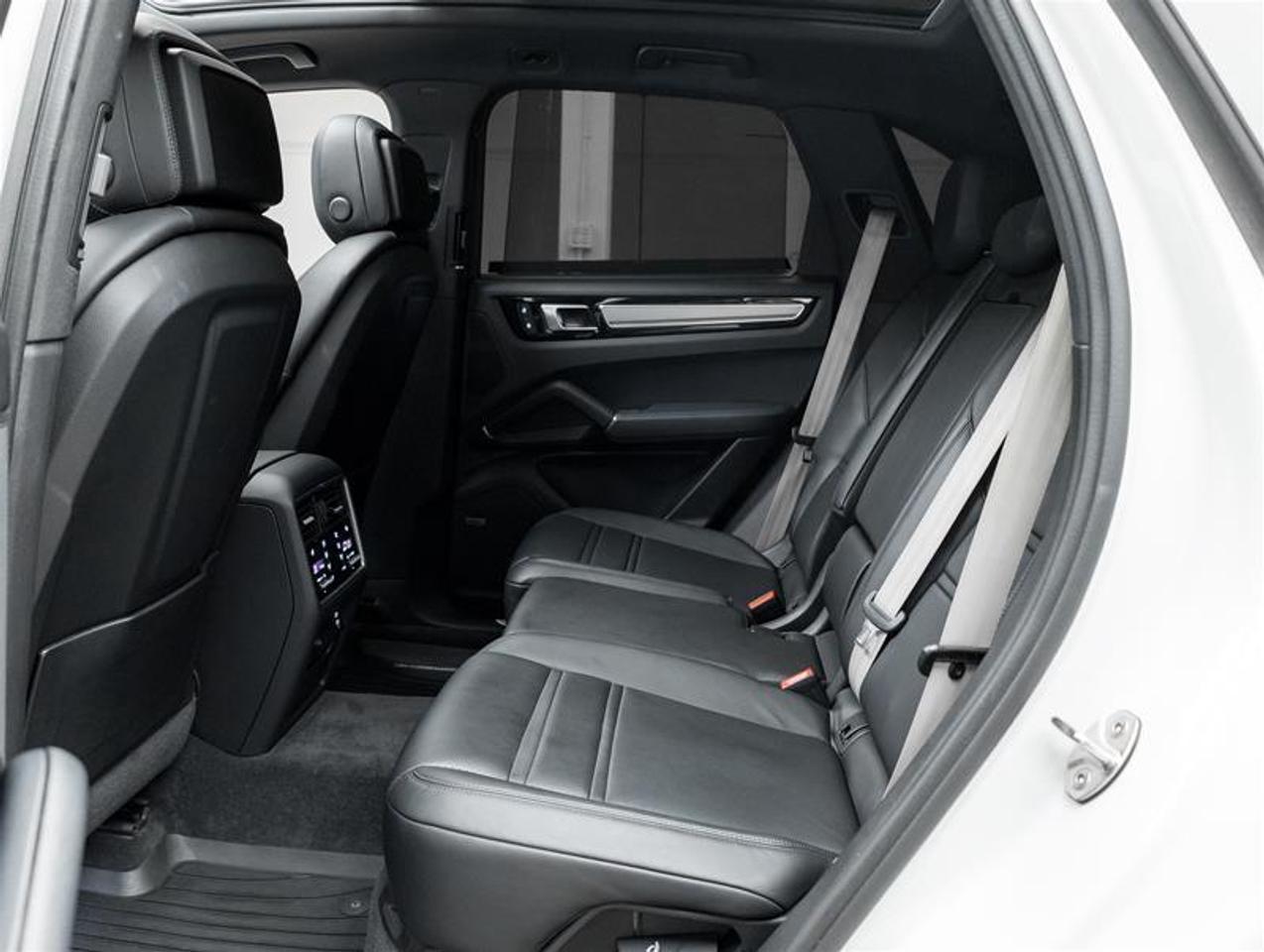 2023 Porsche Cayenne  Photo