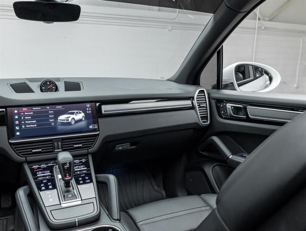 2023 Porsche Cayenne  Photo