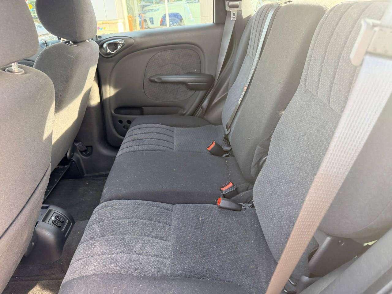 2005 Chrysler PT Cruiser PT CRUISER BASE, 2.4L 4-CYL, FWD, ALLOYS, CLOTH, LOW KMS, AS-TRADED! Photo