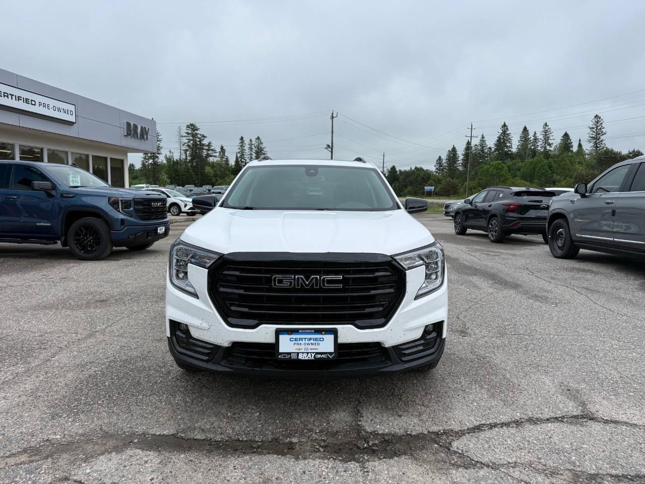 2022 GMC Terrain SLT ALL WEATHER MATS. SUNROOF. SLT PRO GRADE PKG. Photo