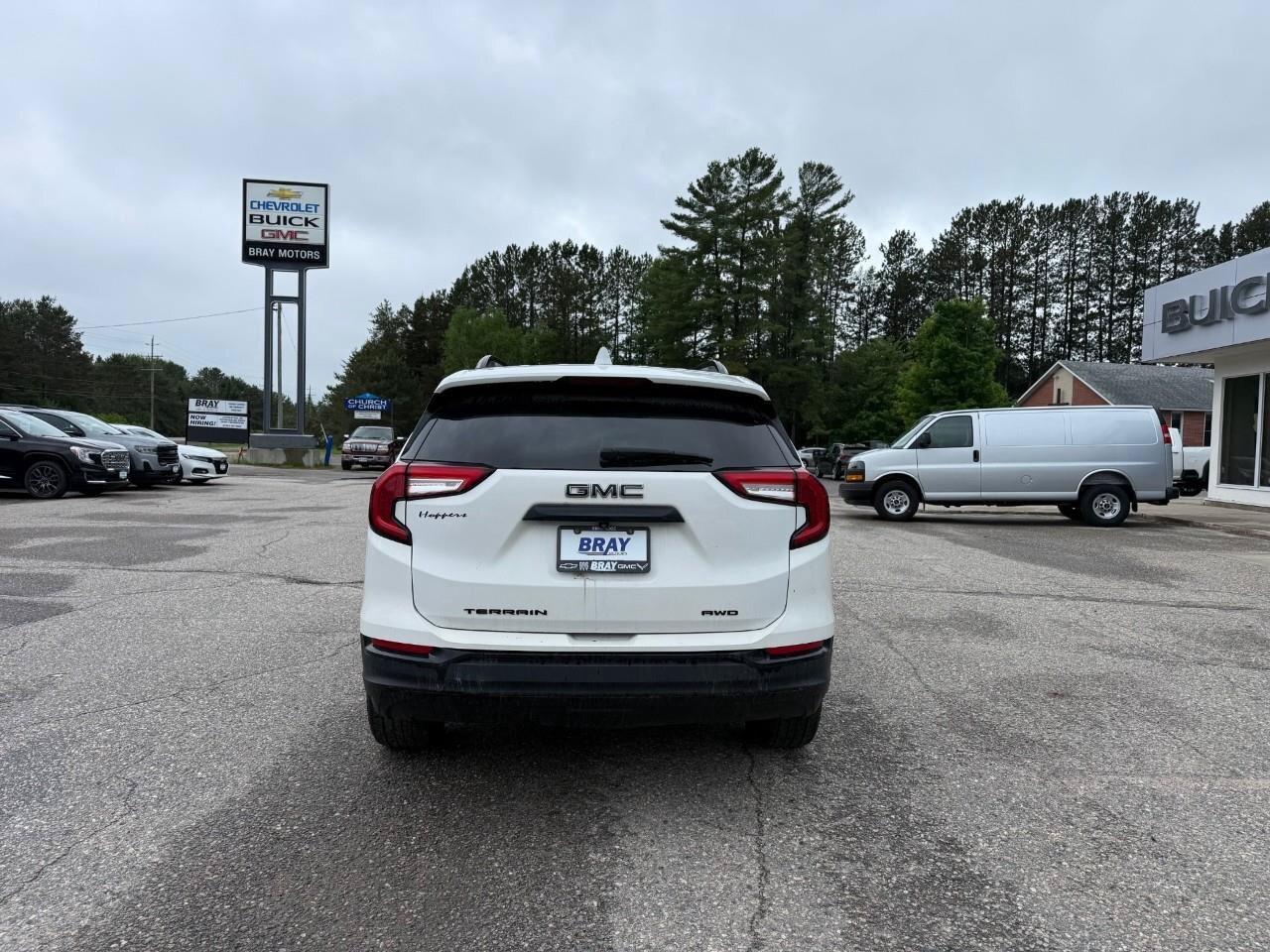 2022 GMC Terrain SLT ALL WEATHER MATS. SUNROOF. SLT PRO GRADE PKG. Photo