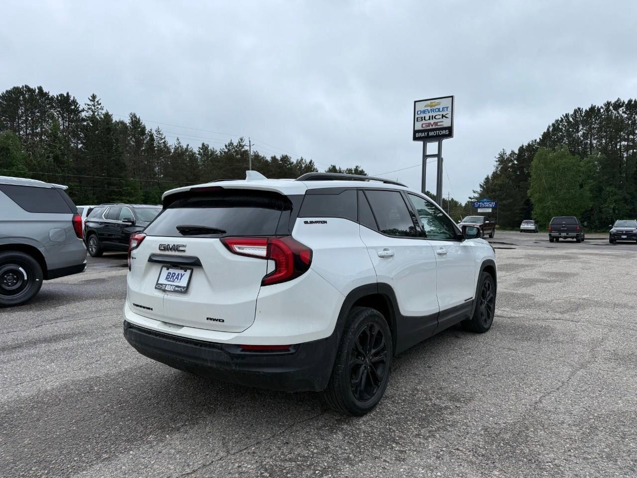 2022 GMC Terrain SLT ALL WEATHER MATS. SUNROOF. SLT PRO GRADE PKG. Photo