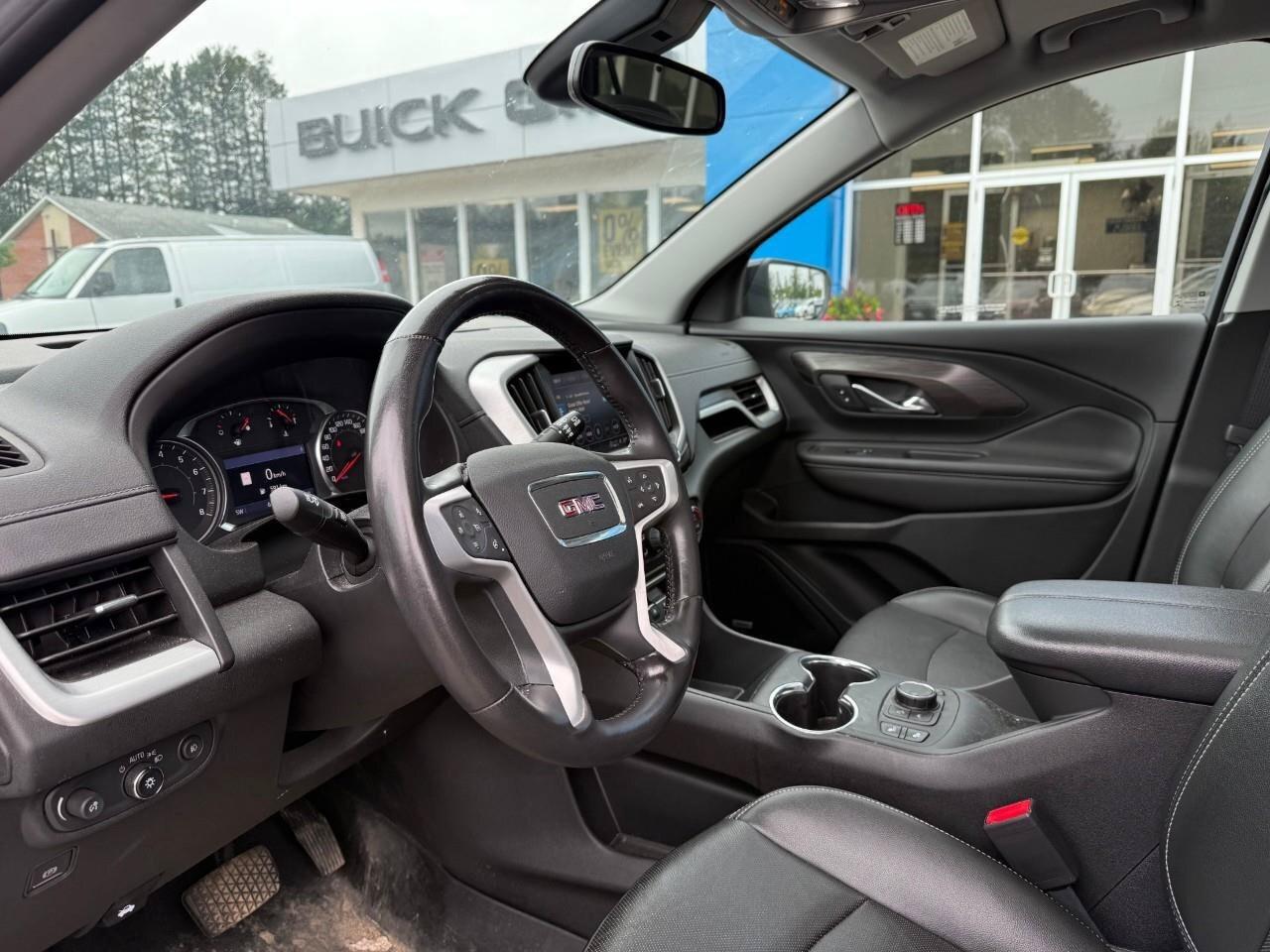 2022 GMC Terrain SLT ALL WEATHER MATS. SUNROOF. SLT PRO GRADE PKG. Photo