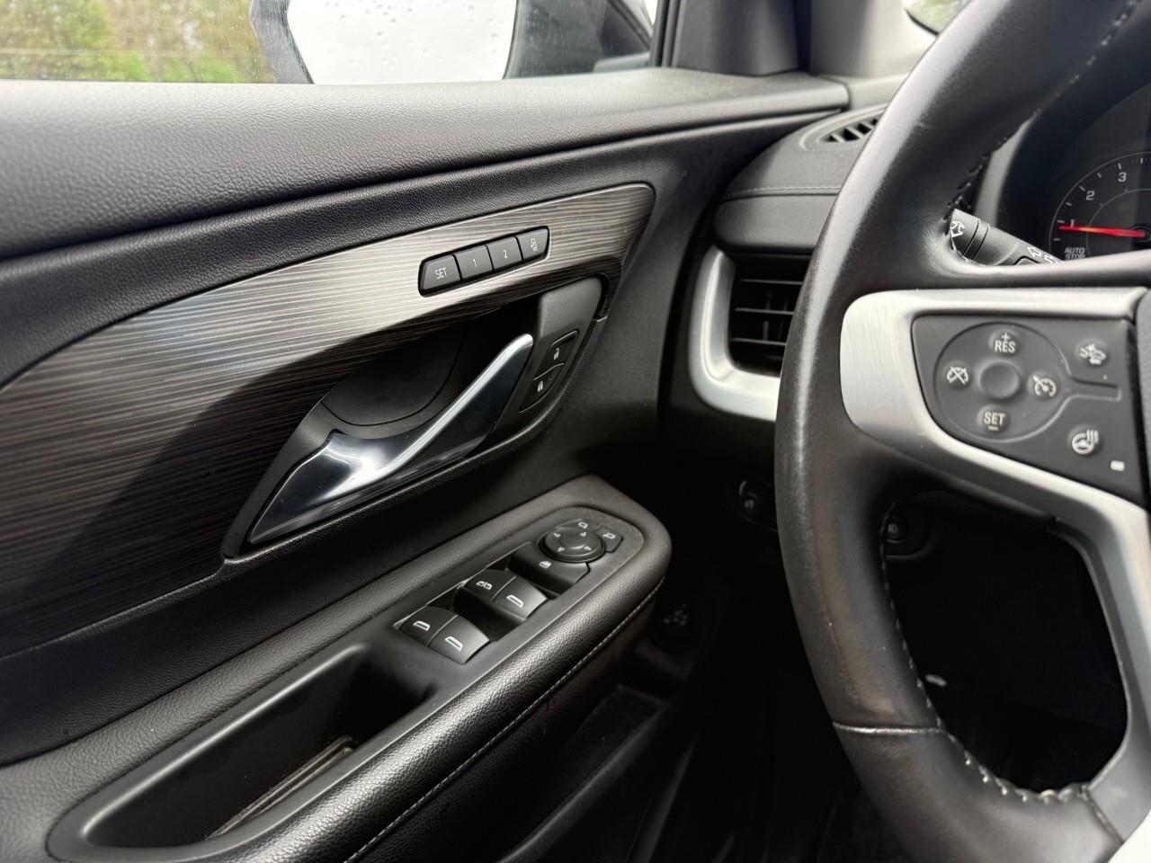 2022 GMC Terrain SLT ALL WEATHER MATS. SUNROOF. SLT PRO GRADE PKG. Photo