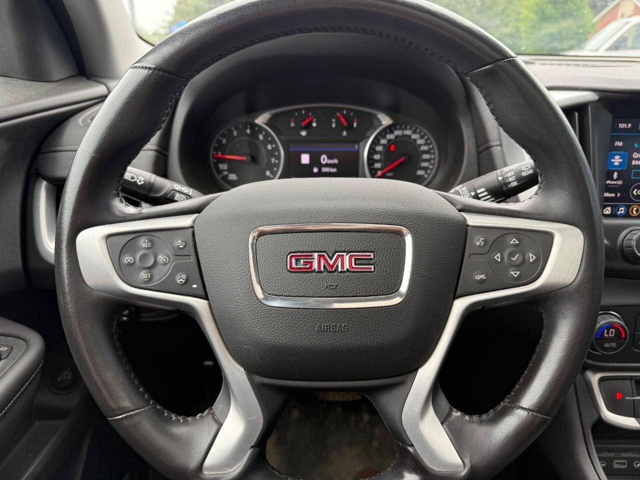 2022 GMC Terrain SLT ALL WEATHER MATS. SUNROOF. SLT PRO GRADE PKG. Photo