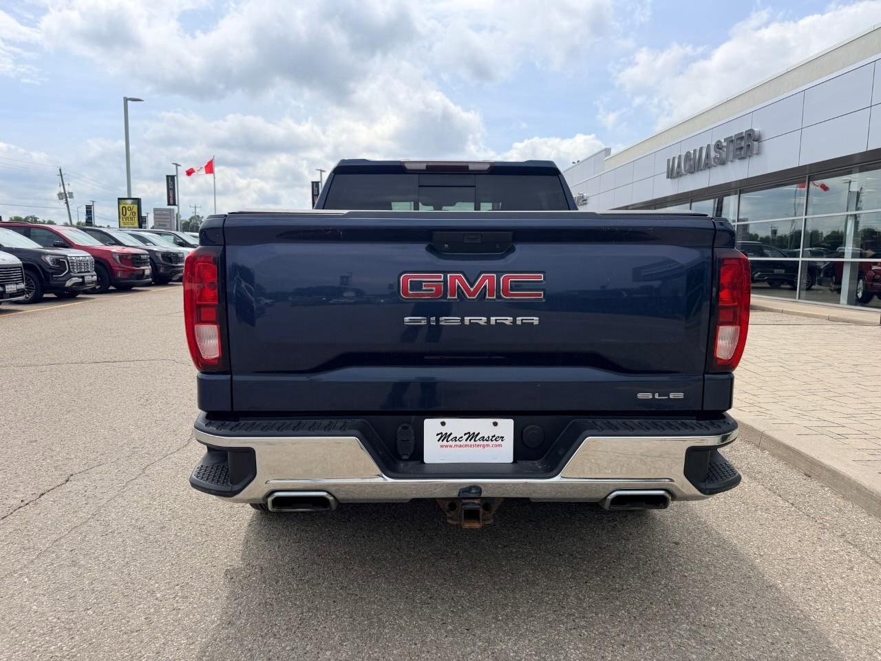 2020 GMC Sierra 1500 4WD Crew Cab 147  SLE Photo
