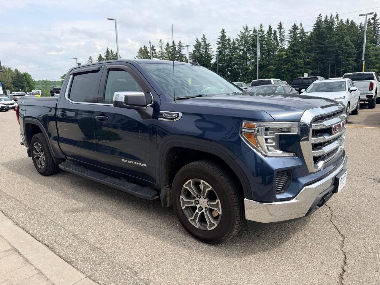 2020 GMC Sierra 1500 4WD Crew Cab 147  SLE Photo