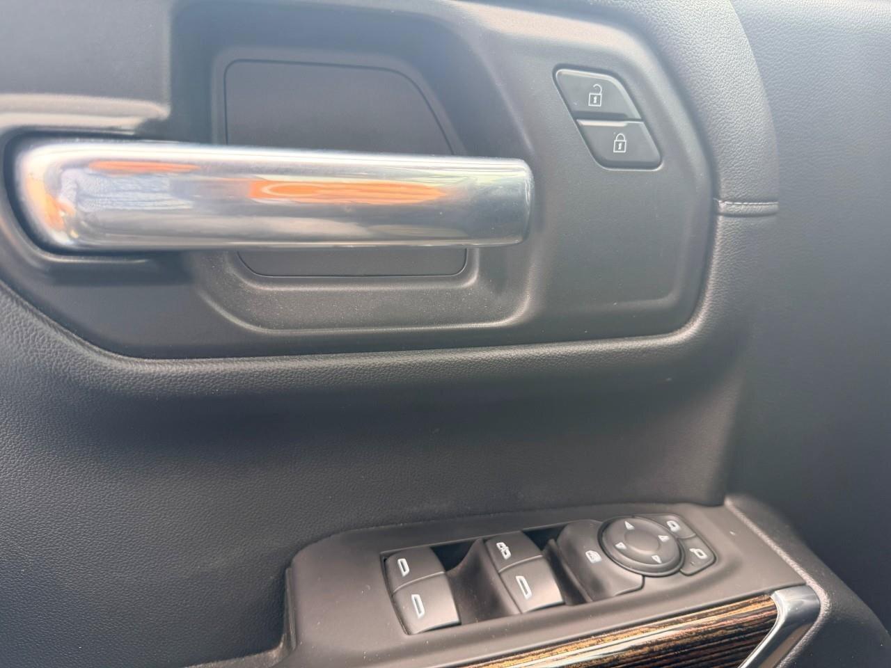 2020 GMC Sierra 1500 4WD Crew Cab 147  SLE Photo
