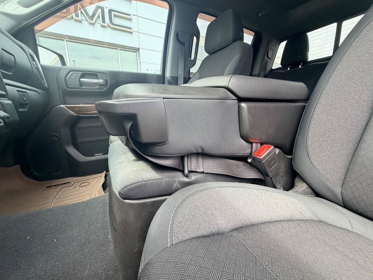 2020 GMC Sierra 1500 4WD Crew Cab 147  SLE Photo