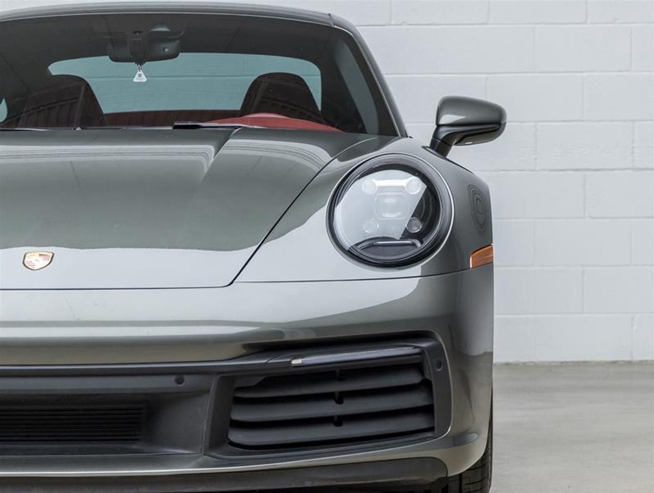 2020 Porsche 911  Photo3