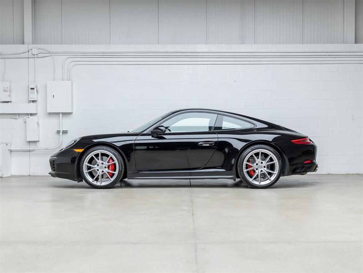 2017 Porsche 911  Photo3