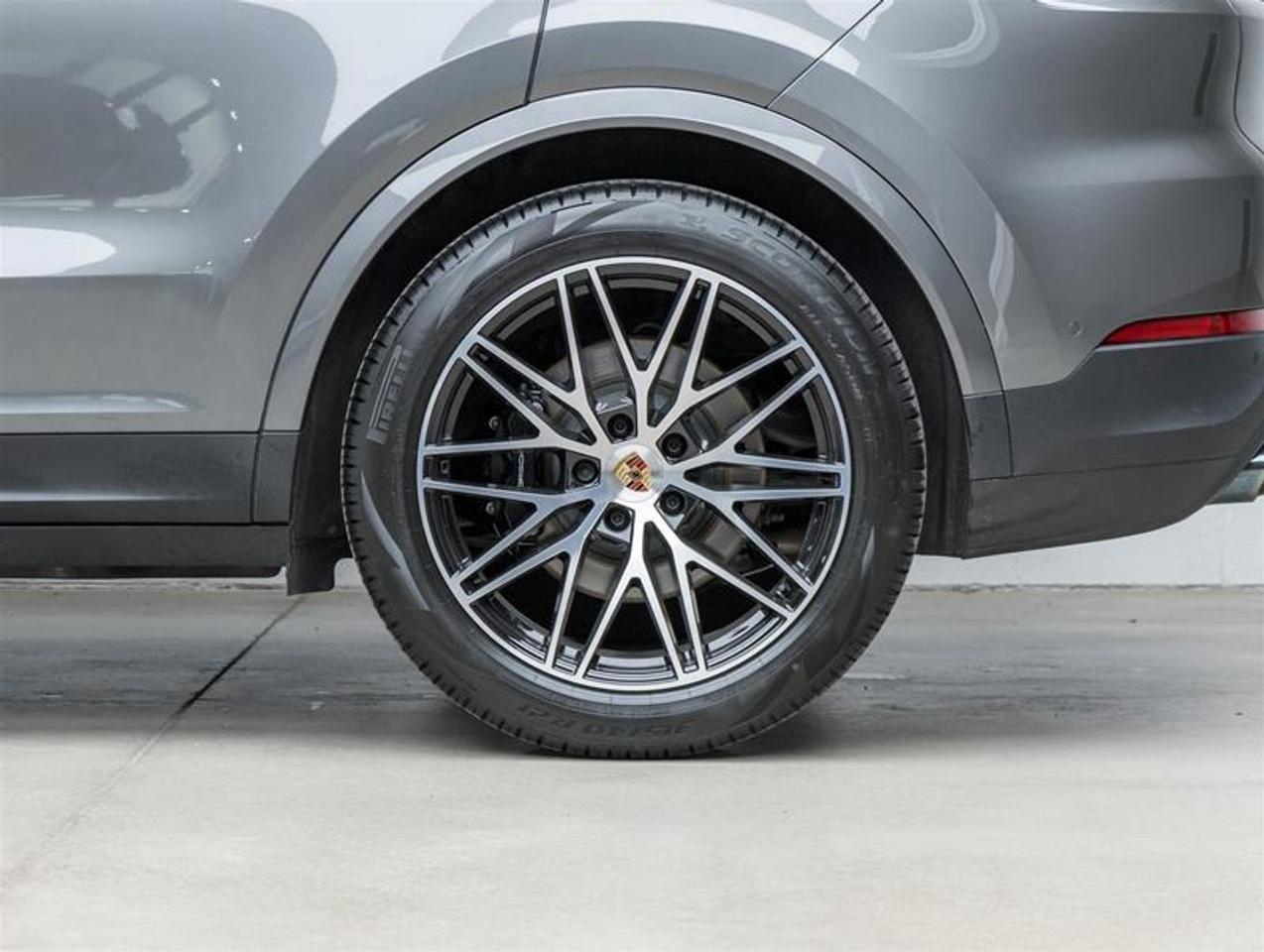 2025 Porsche Cayenne  Photo