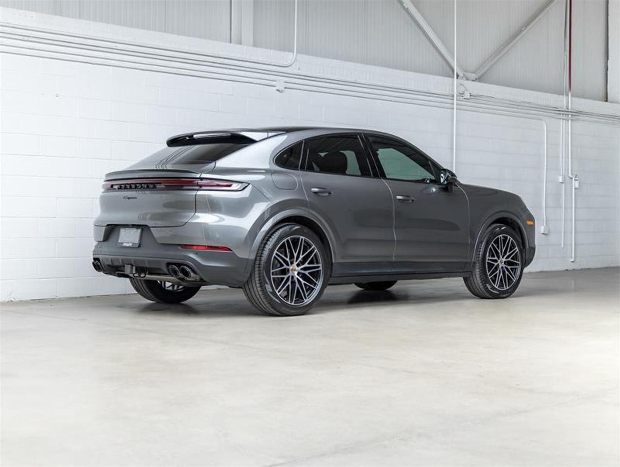 2025 Porsche Cayenne  Photo