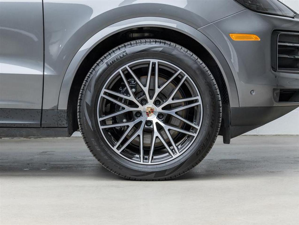 2025 Porsche Cayenne  Photo