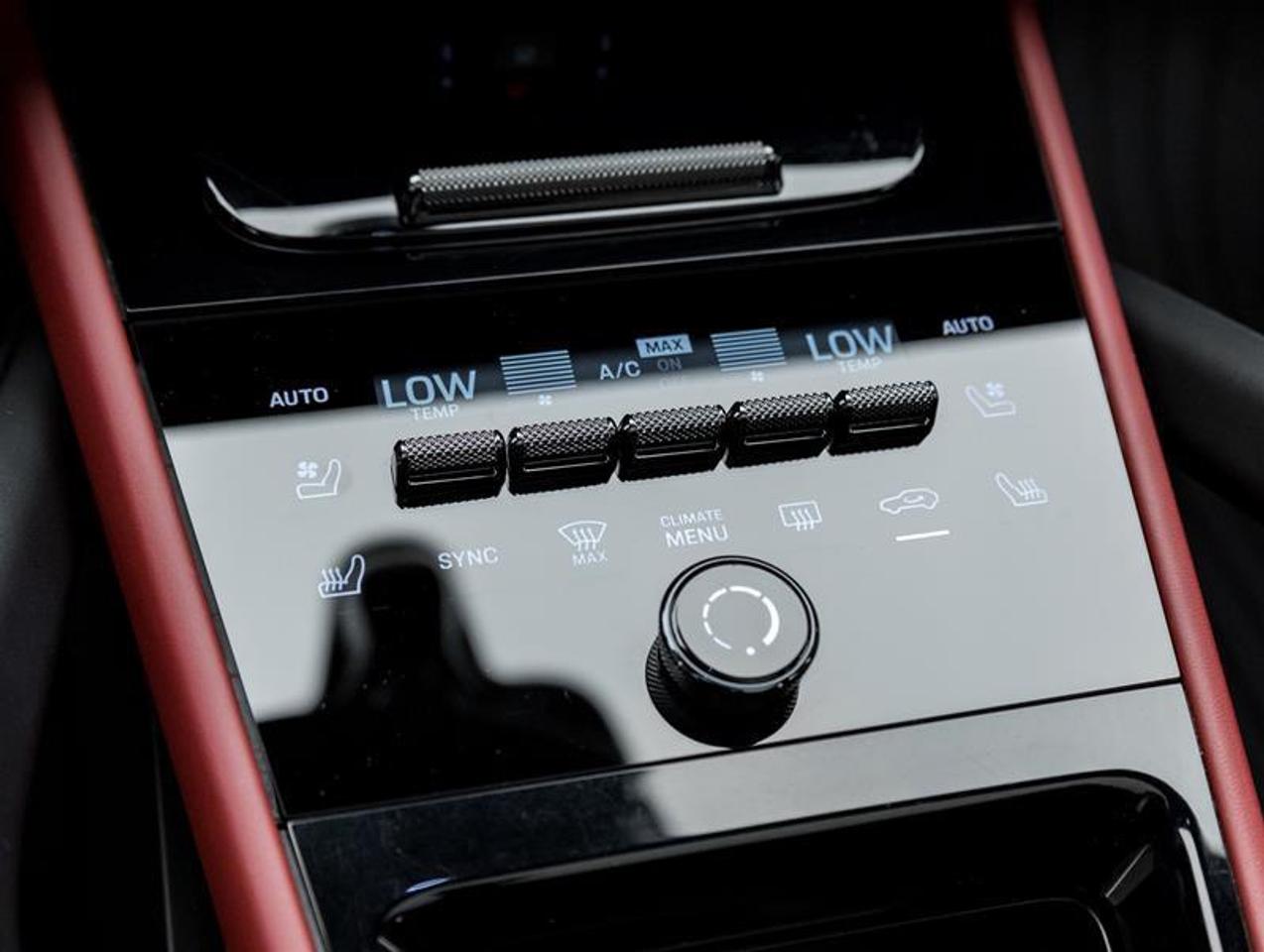 2025 Porsche Cayenne  Photo