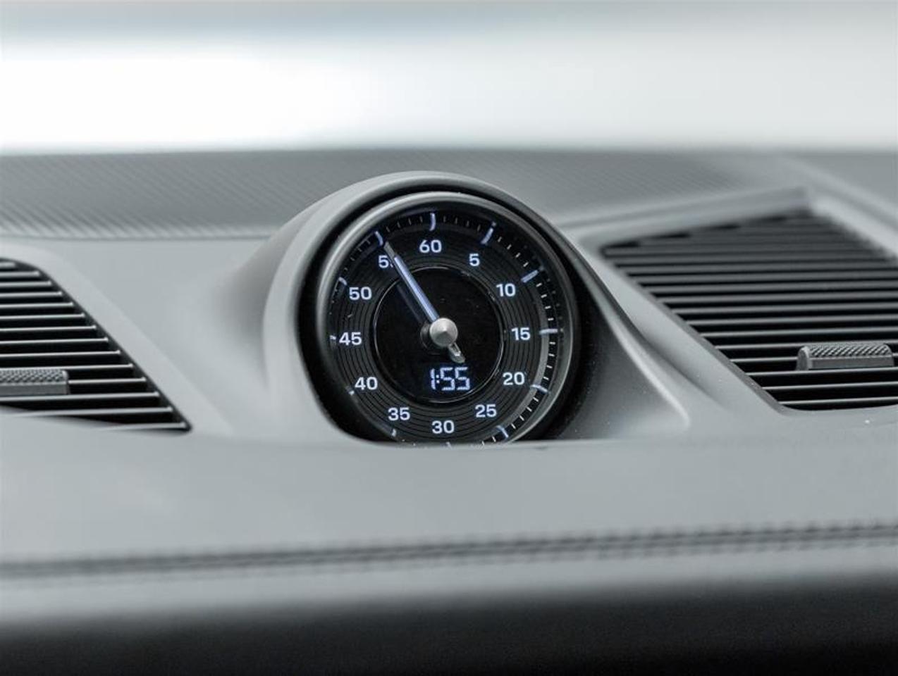2025 Porsche Cayenne  Photo