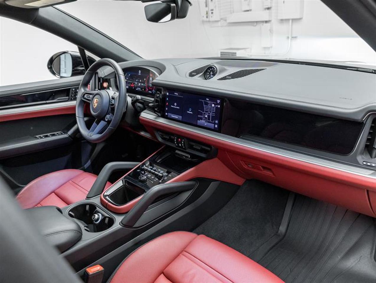 2025 Porsche Cayenne  Photo
