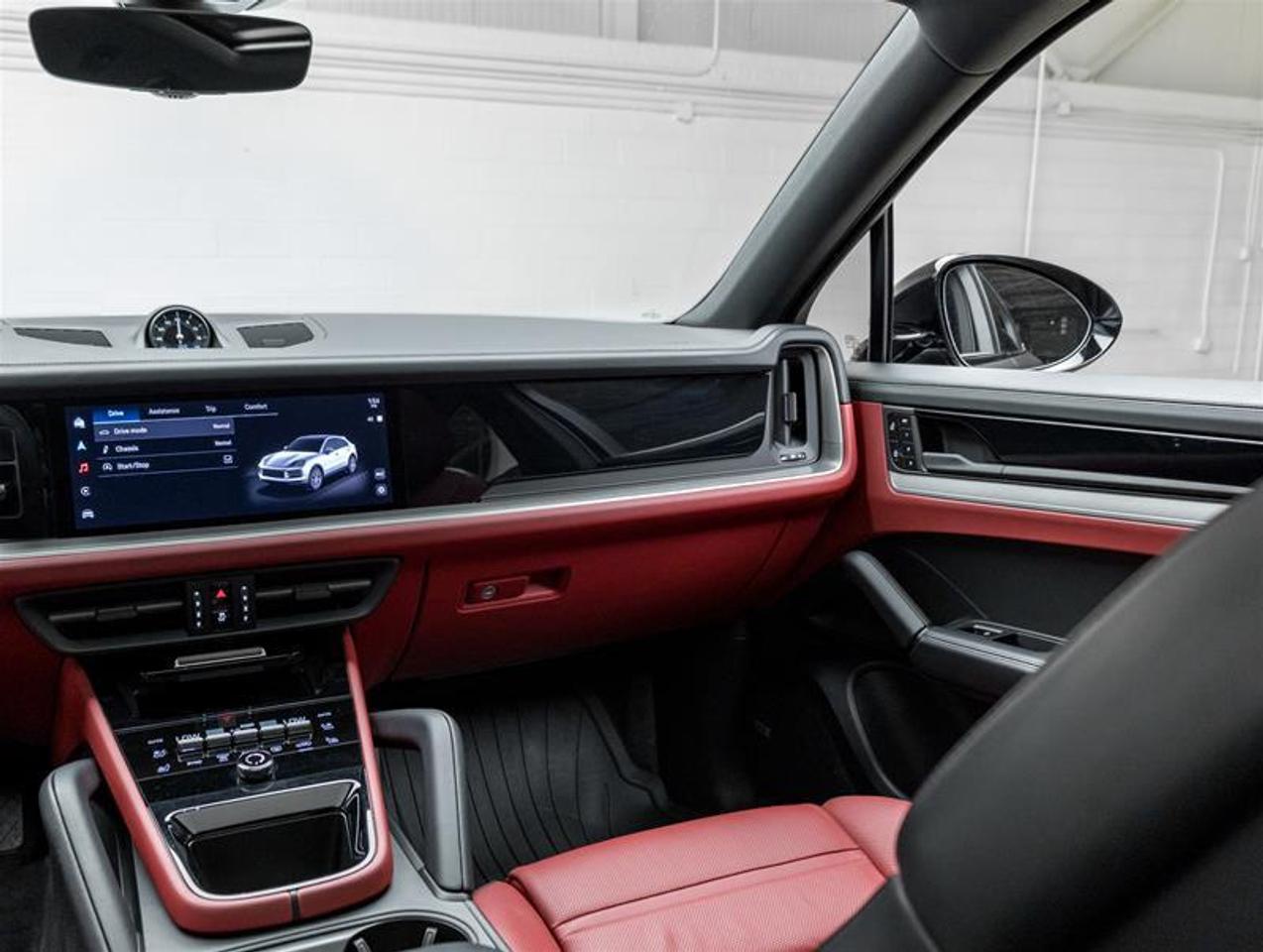 2025 Porsche Cayenne  Photo