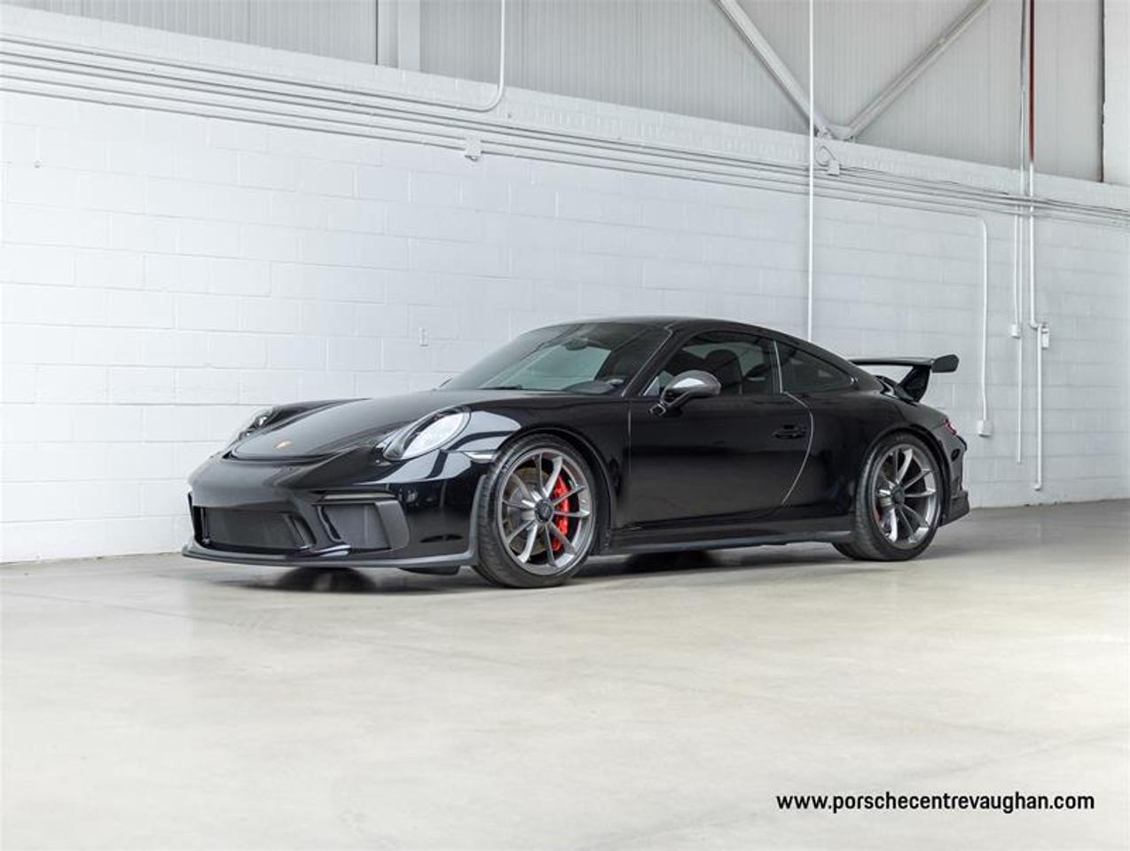 2018 Porsche 911  Photo0