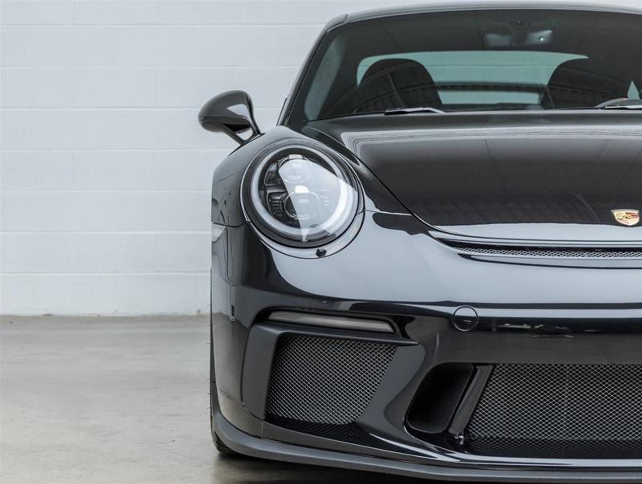 2018 Porsche 911  Photo2