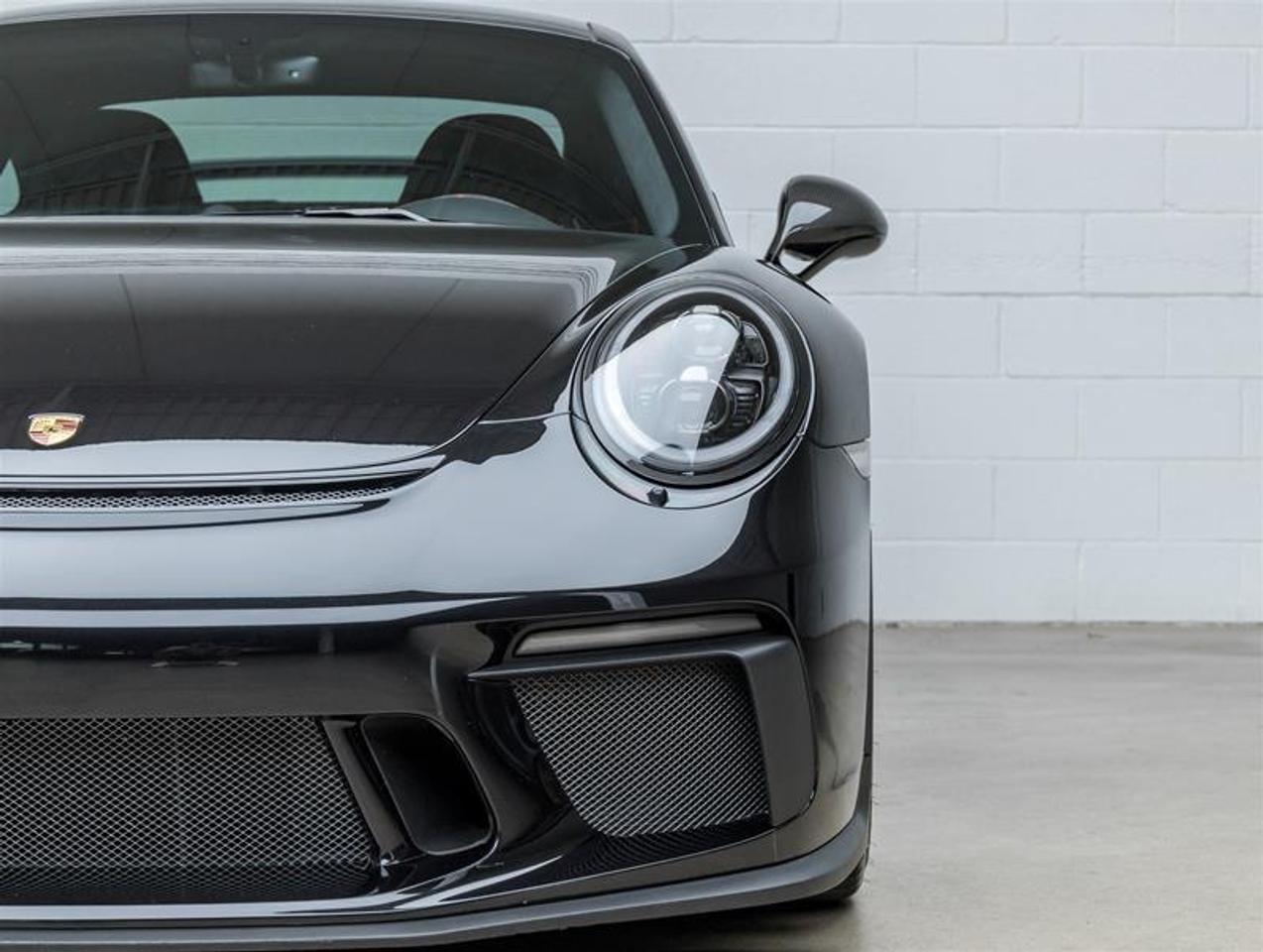 2018 Porsche 911  Photo3