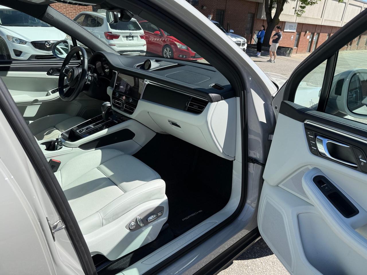 2023 Porsche Macan AWD, PREMIUM PLUS PKG, ACTIVE CRUISE CONTROL Photo