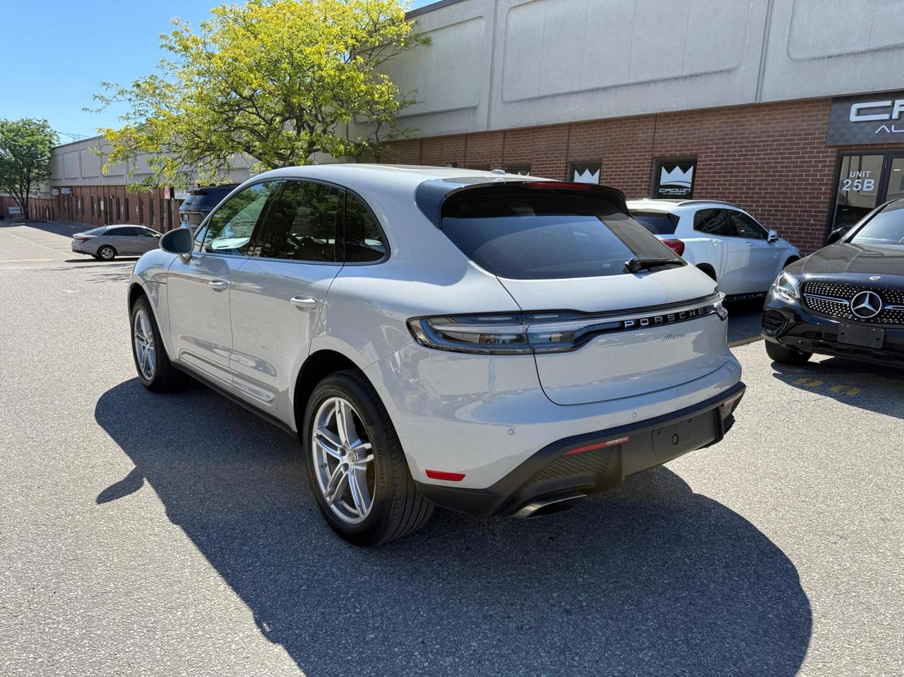 2023 Porsche Macan AWD, PREMIUM PLUS PKG, ACTIVE CRUISE CONTROL Photo