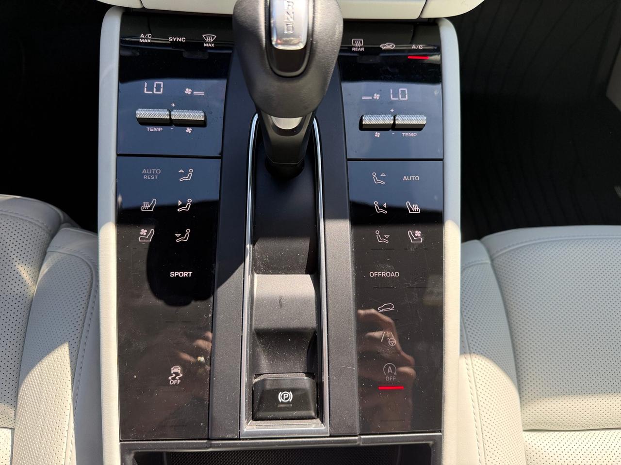 2023 Porsche Macan AWD, PREMIUM PLUS PKG, ACTIVE CRUISE CONTROL Photo