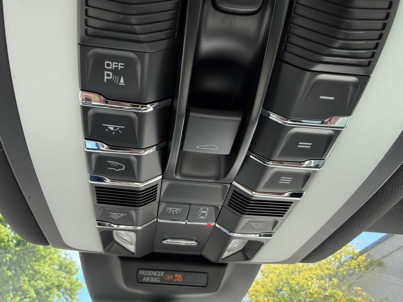 2023 Porsche Macan AWD, PREMIUM PLUS PKG, ACTIVE CRUISE CONTROL Photo