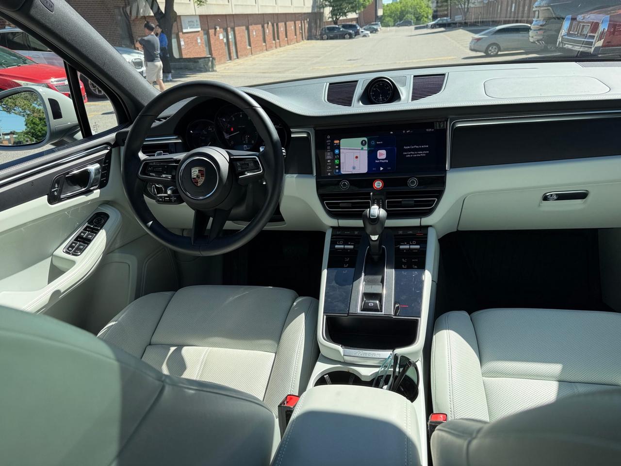 2023 Porsche Macan AWD, PREMIUM PLUS PKG, ACTIVE CRUISE CONTROL Photo