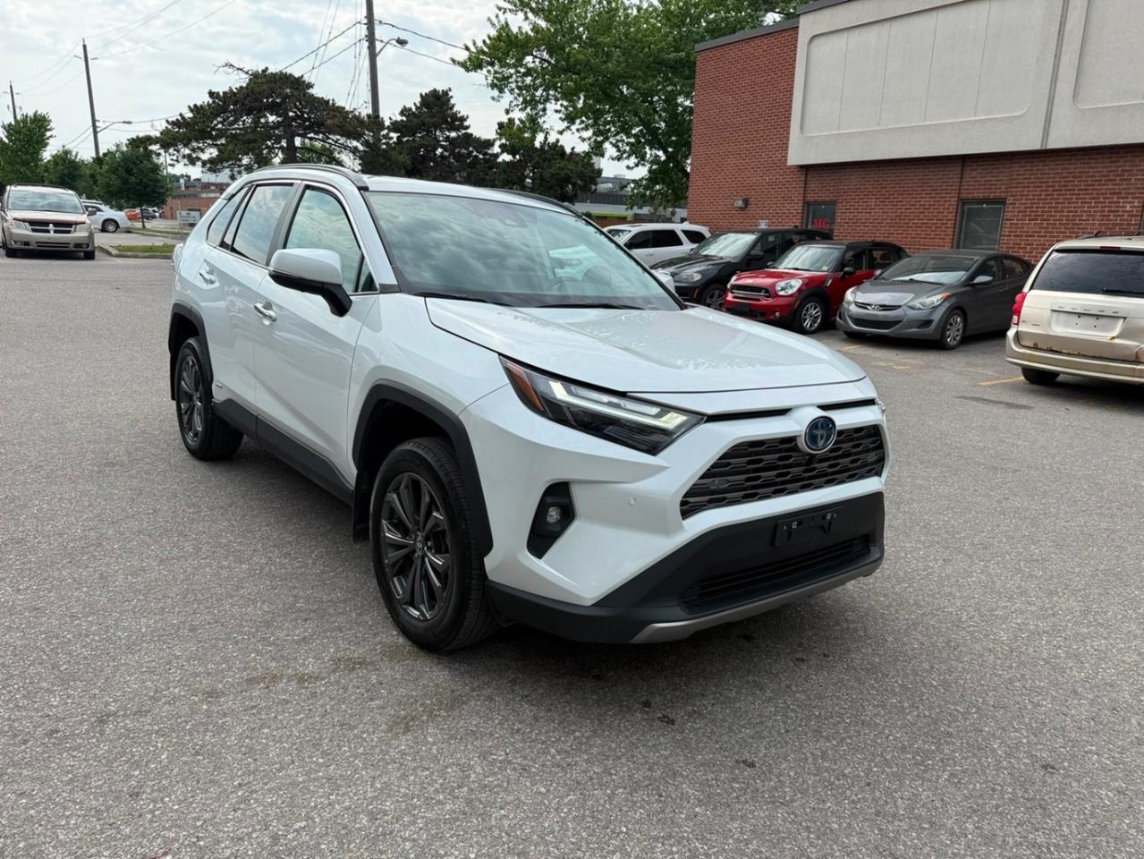2024 Toyota RAV4 Hybrid Limited AWD Photo2