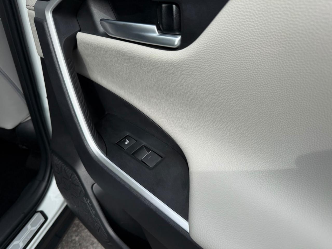 2024 Toyota RAV4 Hybrid Limited AWD Photo