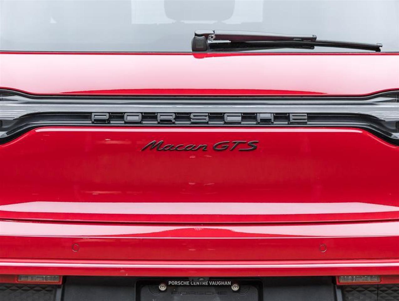 2024 Porsche Macan  Photo