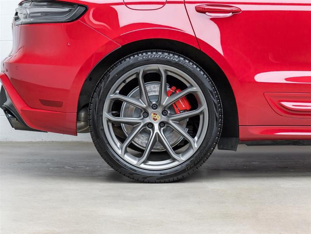2024 Porsche Macan  Photo