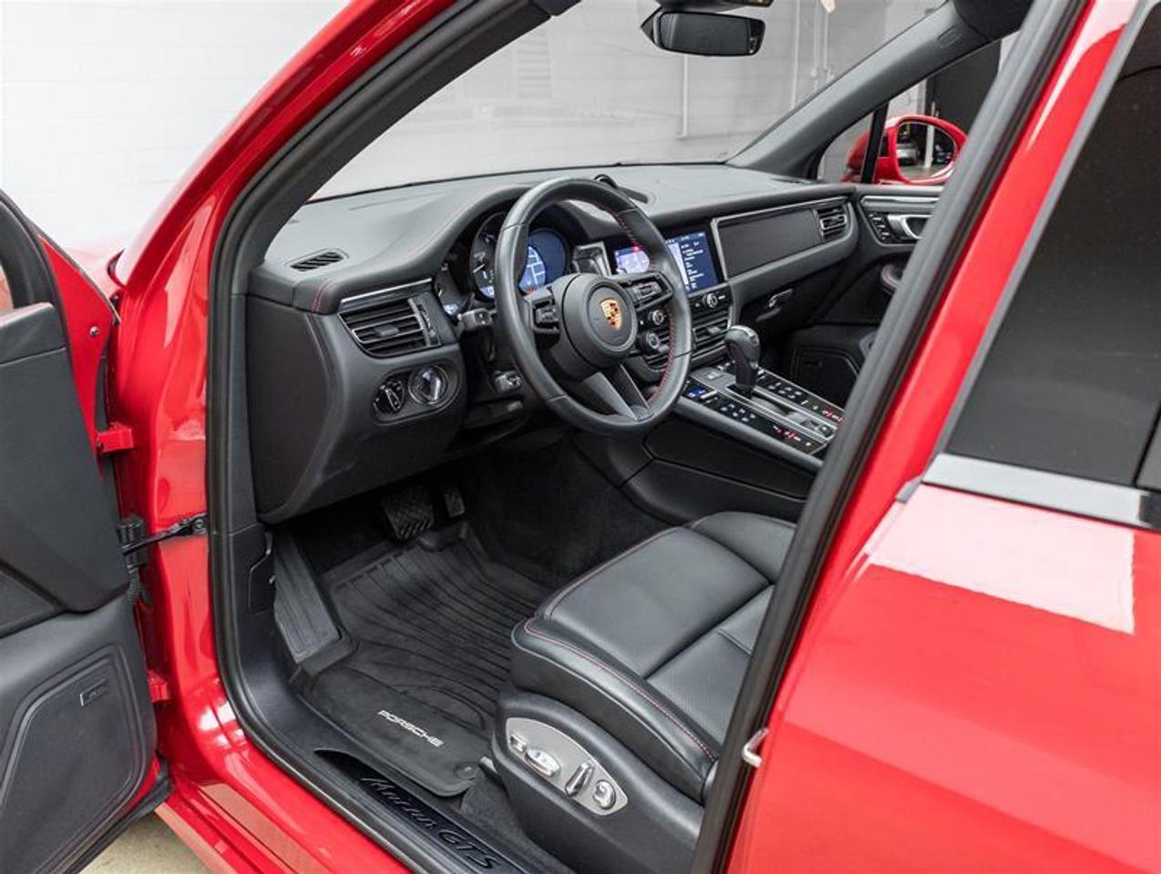 2024 Porsche Macan  Photo