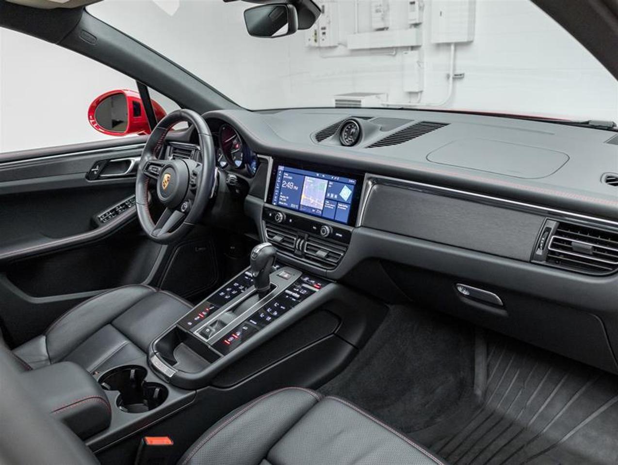 2024 Porsche Macan  Photo