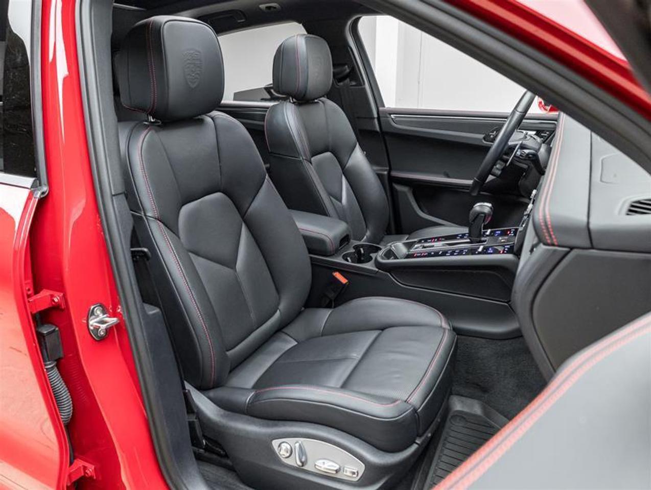 2024 Porsche Macan  Photo