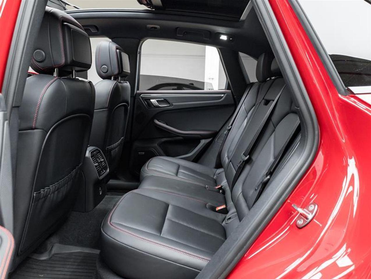 2024 Porsche Macan  Photo
