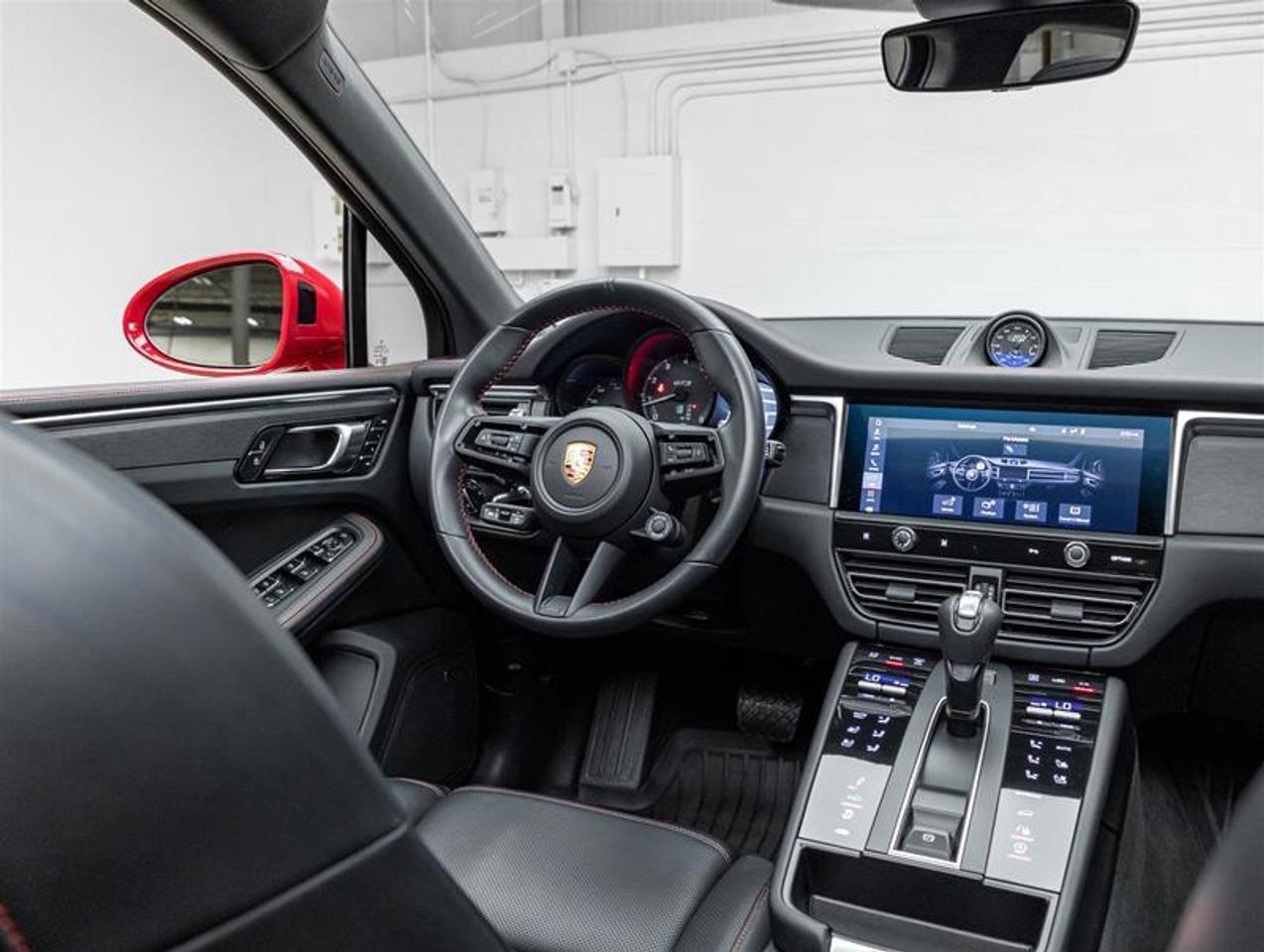 2024 Porsche Macan  Photo