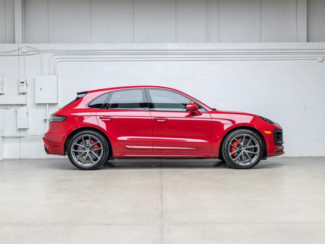 2024 Porsche Macan  Photo