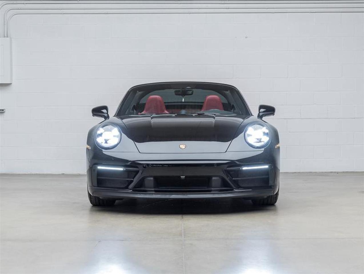 2024 Porsche 911  Photo2