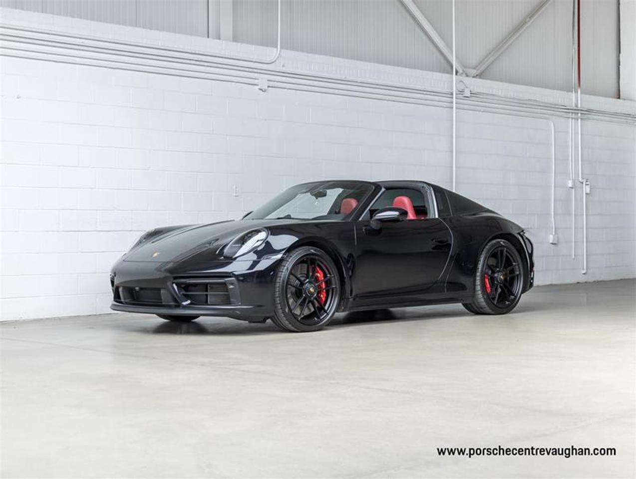 2024 Porsche 911  Photo0